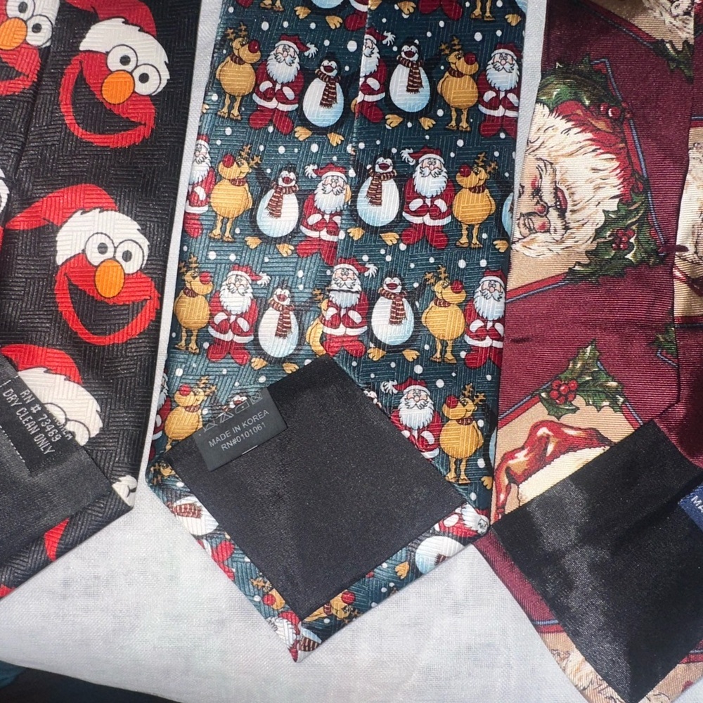 Sesame Street Festive Elmo and Santa Tie Collection - Picture 4 of 6
